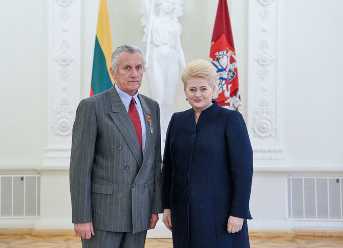 Projekto partnerio nuotr./Treneris A. Šatas ir Prezindentė D. Grybauskaitė