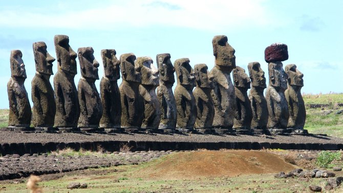 Kelionių organizatoriaus „GRŪDA“ nuotr. /Moai, Velykų sala