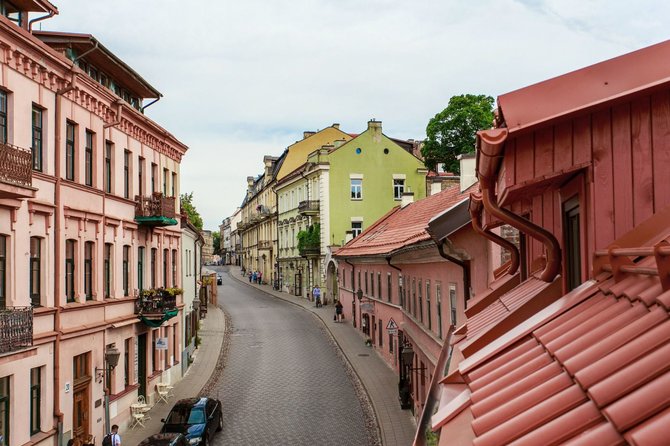 aruodas.lt/Vaizdas  į gatvę pro buto langus