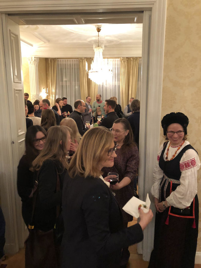 Aušros Pockevičiūtės nuotr. /Vasario 16-osios minėjimas Lietuvos ambasadoje Švedijoje 