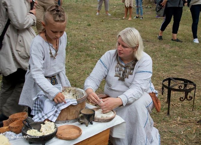 Organizatorių nuotr./ Vikingiškojo autentiško maisto gamintoja Edita Nurmi