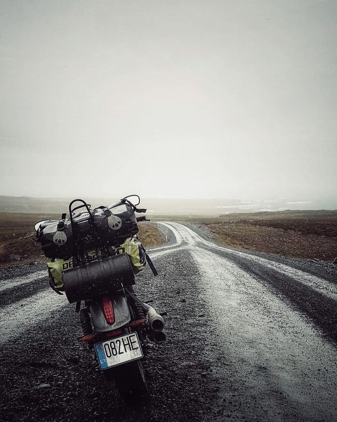 Asmeninio archyvo nuotr. /Islandiją E.Strasevičius apvažiavo motociklu