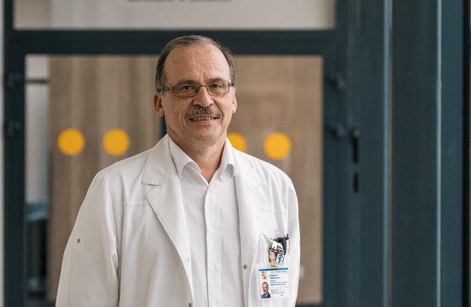 Kauno klinikų nuotr. / Kauno klinikų Neurochirurgijos klinikos vadovas prof. habil. dr. A.Tamašauskas