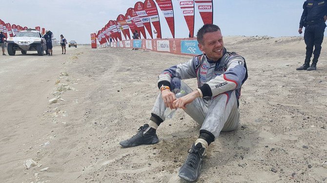 Žilvino Pekarsko / 15min nuotr./Vaidotas Žala po finišo antrąją Dakaro ralio dieną