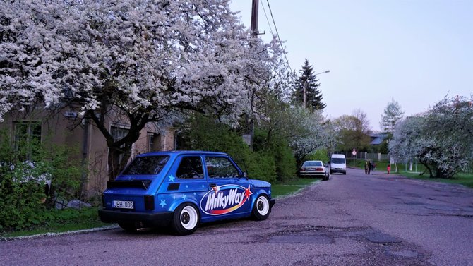 Dinos Sergijenko nuotr./Vilnietis saldainiu pavertė Lenkijoje pagamintą legendinį „Fiat Polski“