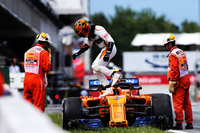 „Reuters“/„Scanpix“ nuotr./Stoffelis Vandoorne'as pasitraukė iš F1 lenktynių Ispanijoje