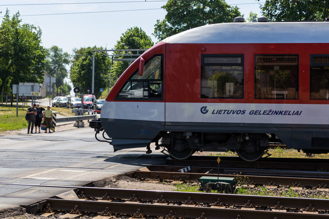 Svajūno Stroino nuotr./Iki 2025 m. ambicingą tikslą – nulį žūčių pervažose – užsibrėžę pasiekti „Lietuvos geležinkeliai“ rengiasi nemažai pertvarkai