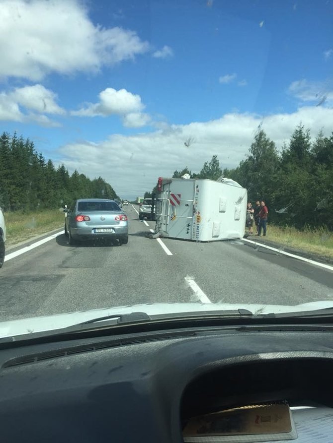 Facebook/Pagalba vairuotojams Šiauliuose nuotr./Įvykio vietoje