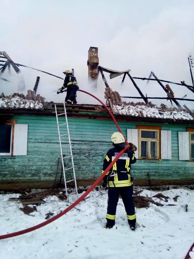 Ukmergės ugniagesių bendruomenės nuotr./Įvykio vietoje