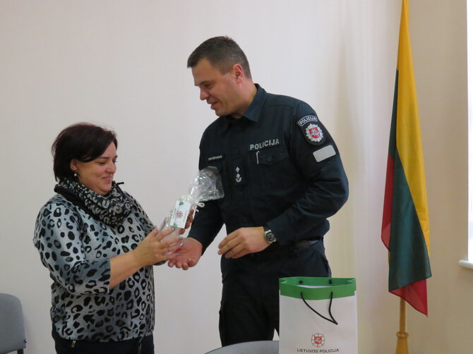 Šiaulių apskr. VPK nuotr./Girtą vairuotoją sulaikiusi šiaulietė