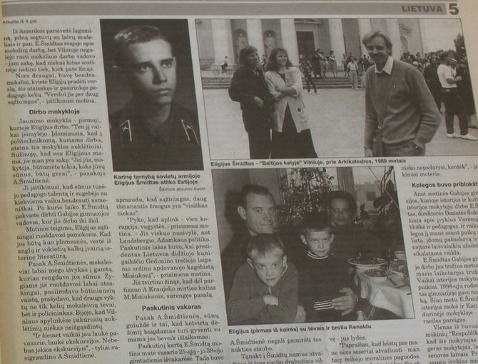 Nuotrauka iš 2000 m. kovo 4 d. laikraščio "Respublika" publikacijos „Savaitės žmogus - sukarintos grupuotės “Juodvarniai„ narys Eligijus Šmidtas“/Eligijus Šmidtas