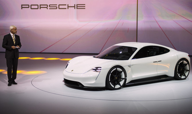 AFP/ Odd Andersen nuotr./„Porsche e-Concept“
