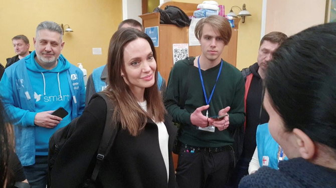 „Reuters“/„Scanpix“ nuotr./Angelina Jolie Ukrainoje