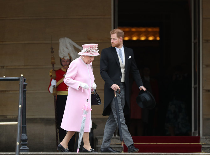 „Scanpix“ nuotr./Princas Harry, karalienė Elžbieta II