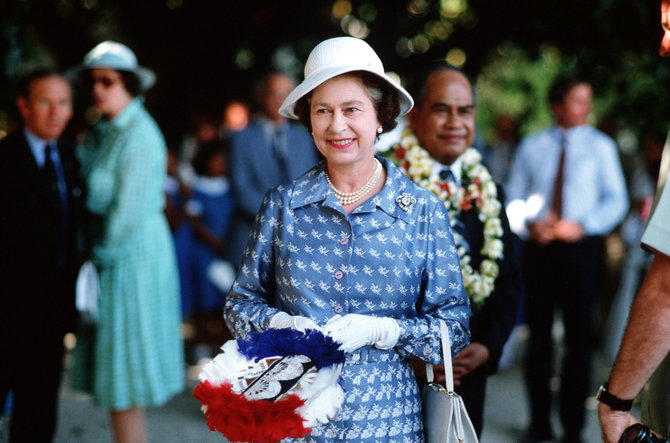Vida Press nuotr./Karalienė Elžbieta II 1982-aisiais