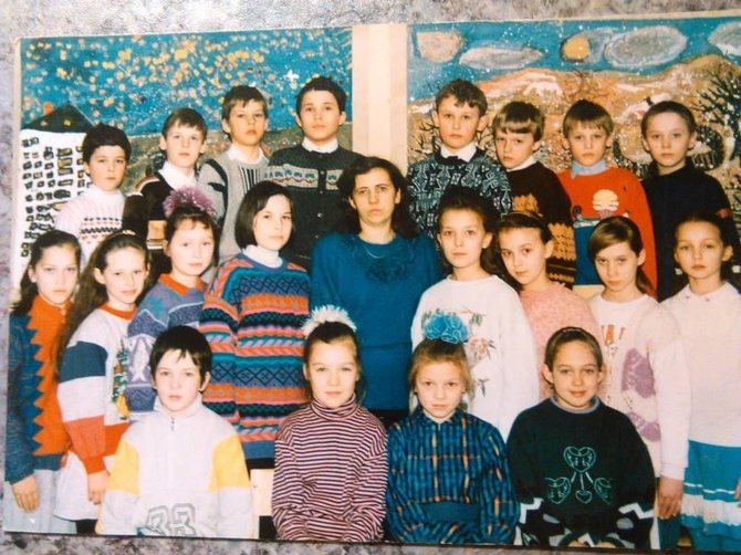 Asmeninio archyvo nuotr./Oksana Pikul pradinėje mokykloje