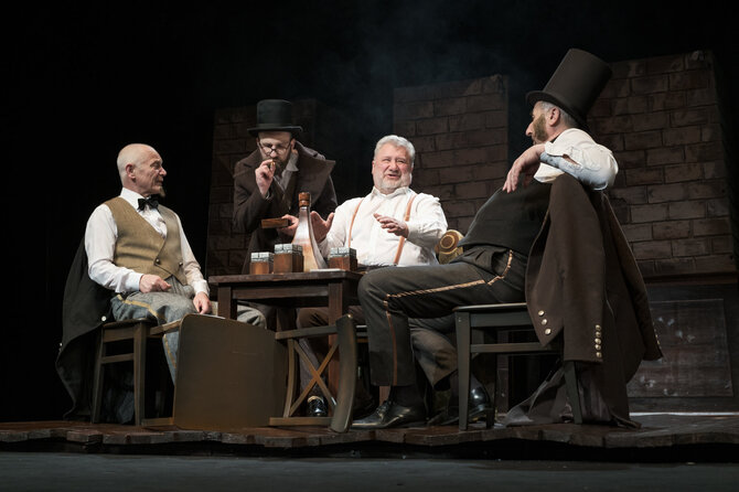 Valstybinio Šiaulių dramos teatro nuotr./Sigitas Jakubauskas spektaklyje „Revizorius“