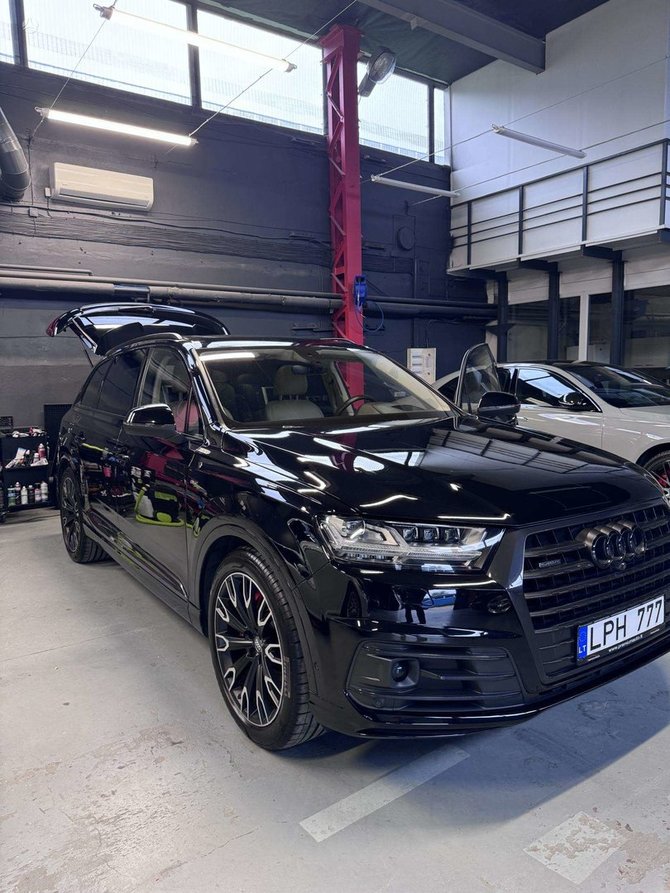 Asmeninio albumo/autoplius.lt nuotr./Mindaugas Lipnius pranešė apie parduodamą „Audi Q7“ automobilį