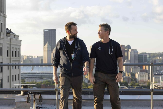 HBO nuotr./Noah Wyle, Shawn Hatosy
