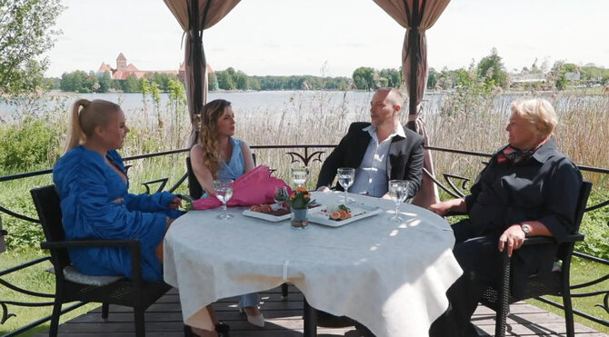 TV3 nuotr./Ūkininkas Algirdas su mama ir ūkininkė Živilė