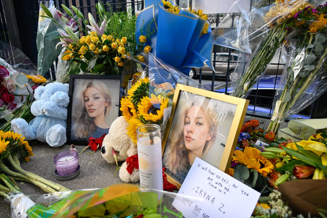 Vida Press nuotr./Žmonės atsisveikina su nužudytąja Iryna Zarutska