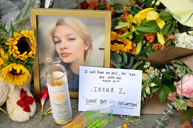 Vida Press nuotr./Žmonės atsisveikina su nužudytąja Iryna Zarutska