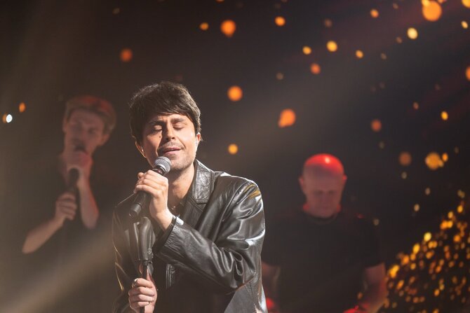 Simono Barono nuotr./Grupės „Sadboi“ narys Edgaras Koldaras įkūnijo Enrique Iglesias