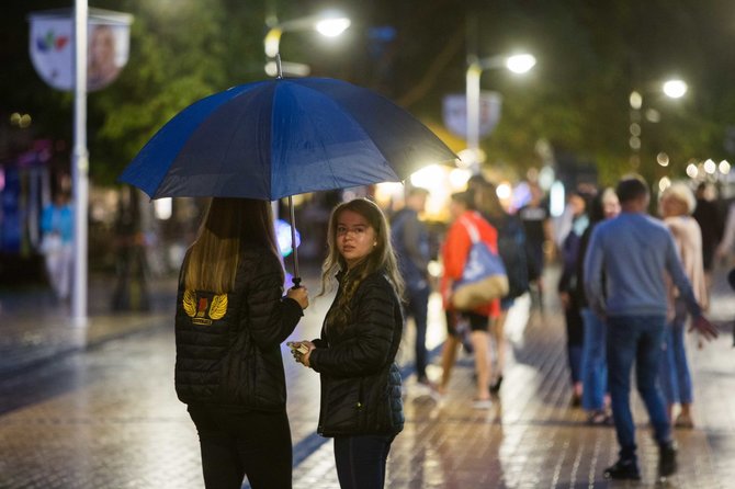 Josvydo Elinsko / 15min nuotr./Liūtis Palangoje išvaikė žmones iš koncerto