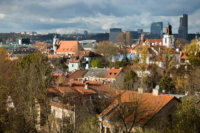 Josvydo Elinsko / 15min nuotr./Vilniaus miesto gamta numeta rudeninius lapus