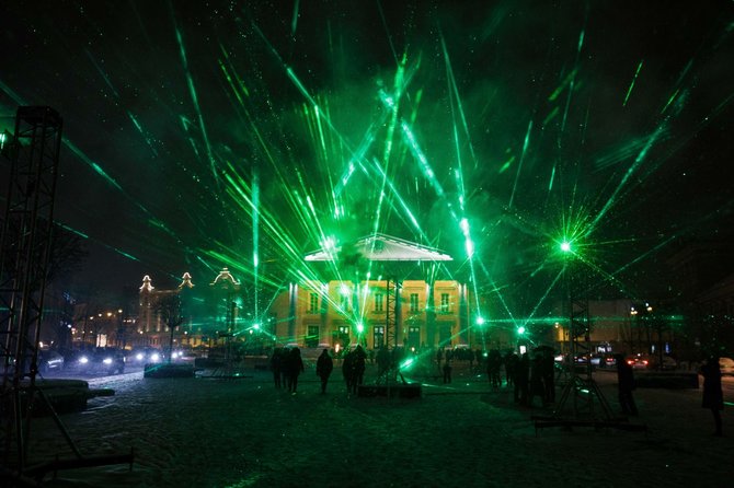 Josvydo Elinsko / 15min nuotr./Švenčiantis Vilnius kviečia mėgautis šviesų žaismu