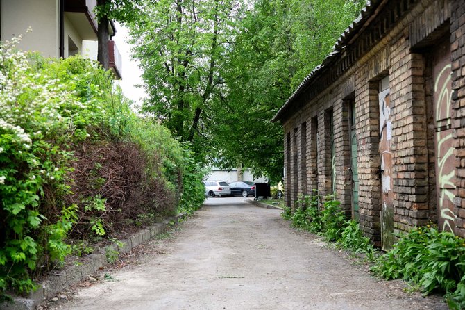 Josvydo Elinsko / 15min nuotr./Įvažiavimas į Vilniaus Kalvarijų g. 9 ir 9A kiemus