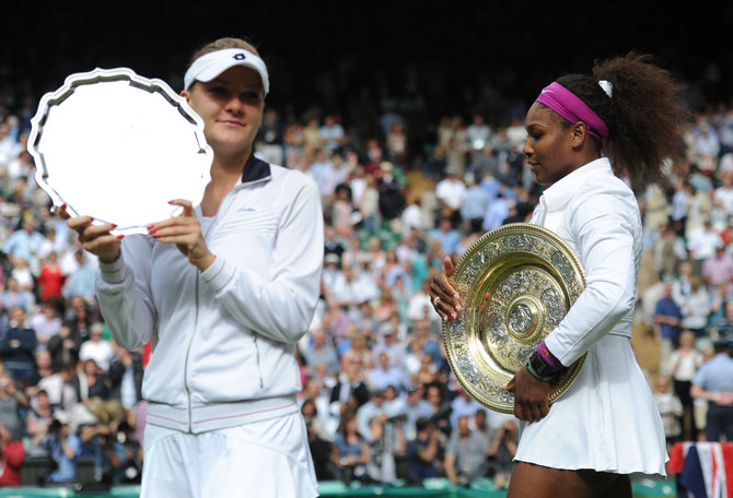 Sputnik nuotr./Agnieška Radwanska 2012 metų Vimbldono finale nusileido Serenai Williams