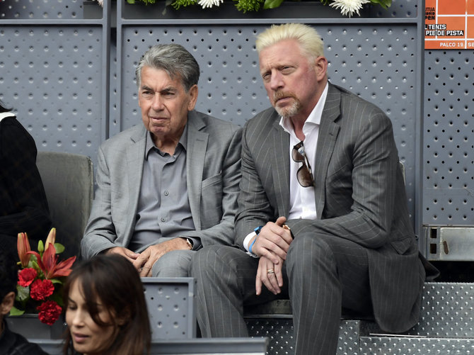 AFP/„Scanpix“ nuotr./Manolo Santana (kairėje) ir Borisas Beckeris (dešinėje)