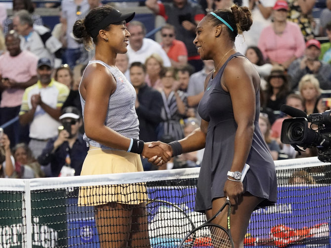 „Reuters“/„Scanpix“ nuotr./Naomi Osaka ir Serena Williams