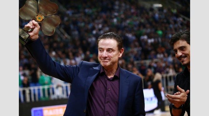 gazetta.gr nuotr./Rickas Pitino apsilankė OAKA arenoje