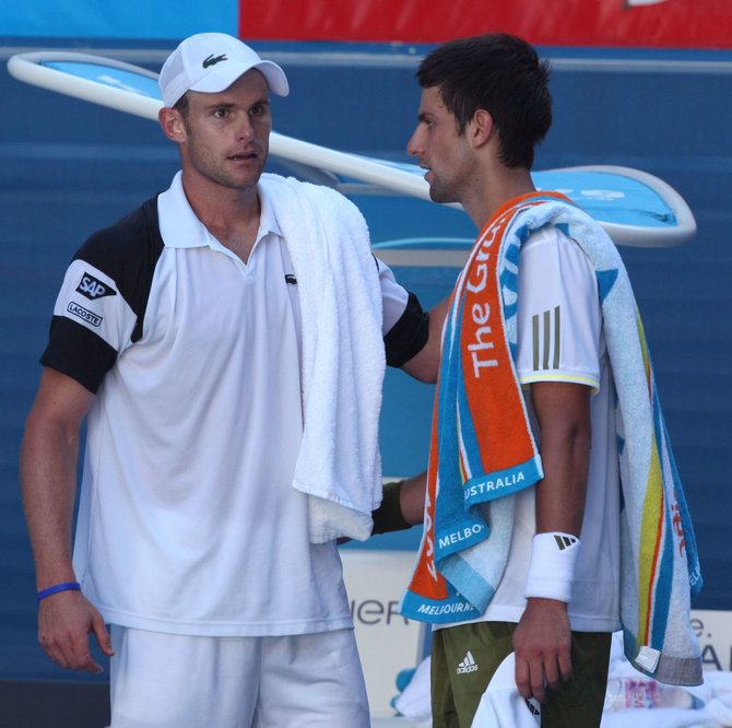 AFP/„Scanpix“ nuotr./Andy Roddickas ir Novakas Džokovičius