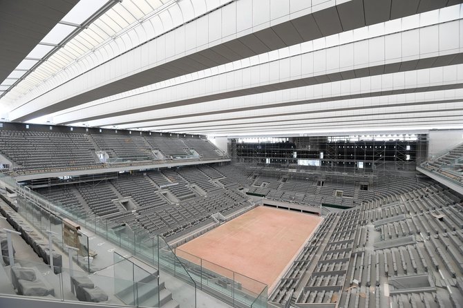 „Scanpix“/„SIPA“ nuotr./Atnaujintas „Roland Garros“ centrinis kortas su stogu