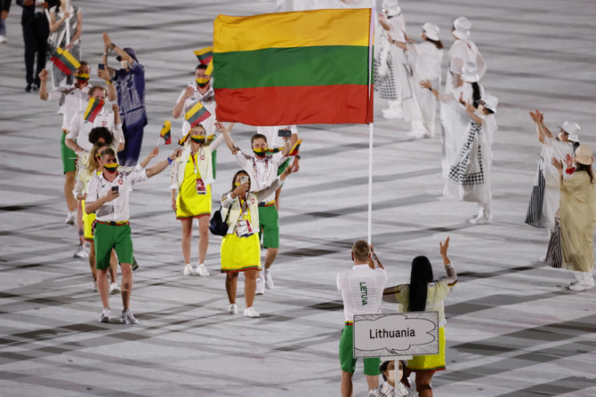 „Reuters“/„Scanpix“ nuotr./Lietuviai Tokijo olimpinių žaidynių atidarymo ceremonijoje