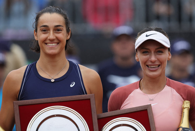 „Reuters“/„Scanpix“ nuotr./Caroline Garcia ir Ana Bogdan