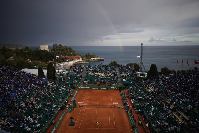 „Scanpix“ nuotr./Lietus stabdė ir antrą teniso turnyro Monte Karle pusfinalį