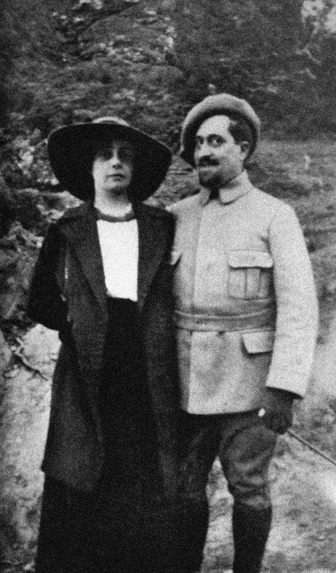 Leidėjų nuotr./Guillaume Apollinaire ir jo sužadėtinė Madeleine Pagès 1915
