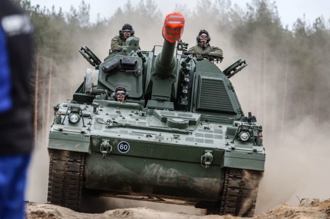 Vaigos Zalatoriutės nuotr./2019-04 PzH šaudymai