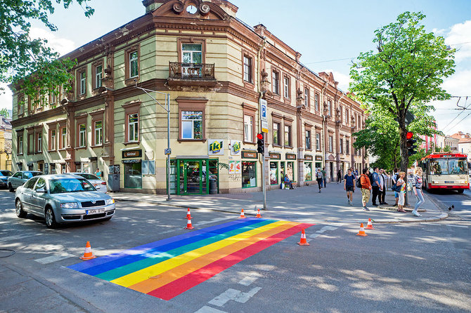 Augusto Didžgalvio nuotr./Vaivorykštės spalvų perėjos atsiradimas Vilniuje