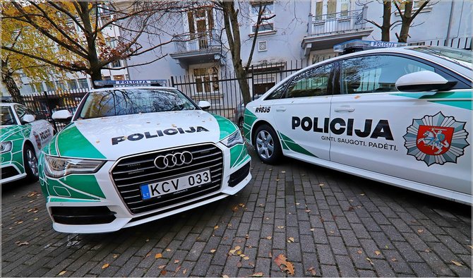 Transporto priemonių atstovų nuotr./Policija, „Audi“ automobilis