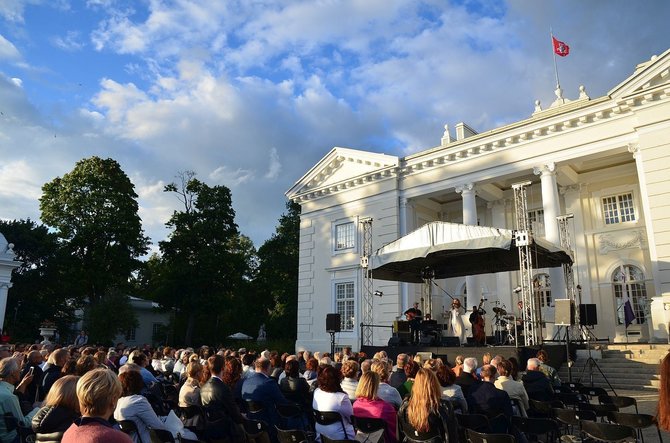 Sigitos Nemeikaitės nuotr. /Muzikos festivalio „Užutrakio vakarai“ akimirkos.