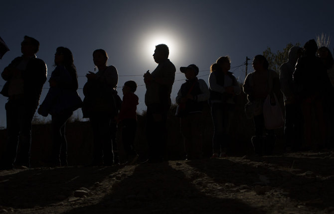„Scanpix“/AP nuotr./Saulės užtemimas Bolivijoje