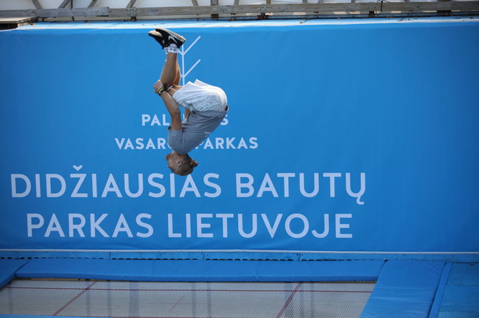 Palangos vasarų parko nuotr./Olimpiniai batutai Palangoje