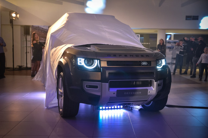 Organizatorių nuotr./Lietuvoje pristatytas naujasis „Land Rover Defender“