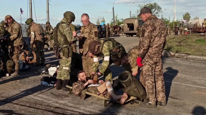 AFP/„Scanpix“ nuotr./Prorusiški kariai apieško „Azovstal“ palikusius Ukrainos karius