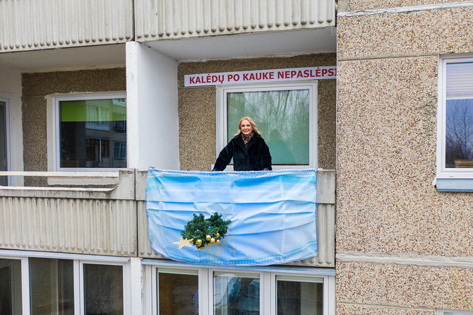 Ado Vasiliausko nuotr./Kalėdoms papuoštas Gražinos Baikštytės balkonas